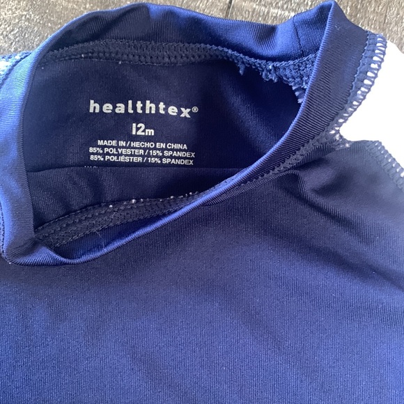 12m Rashguard - Picture 2 of 3